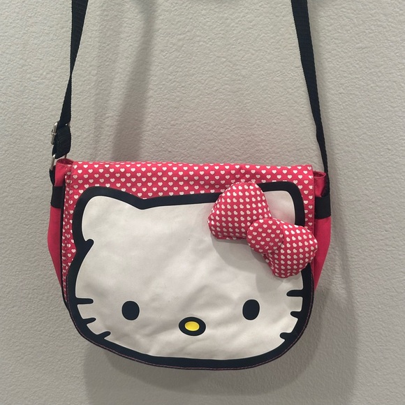 Hello kitty Messenger Bag - Picture 3 of 8